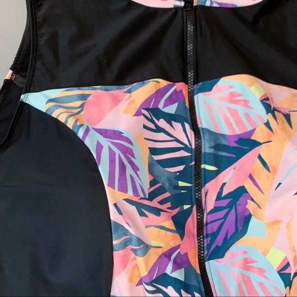 TORRID zippered tropical one piece rashguard swimsuit, 6X. - Picture 7 of 9